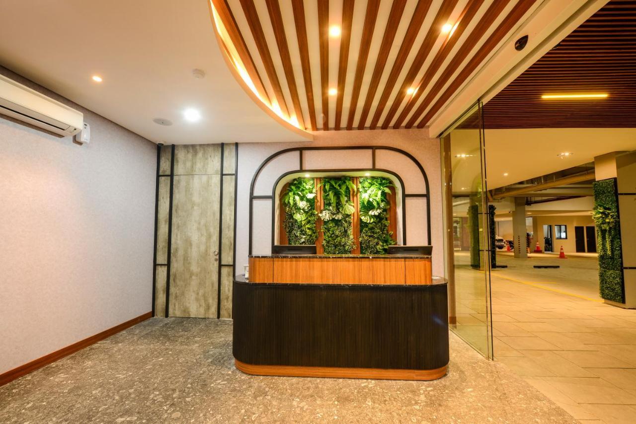 Nata Azana Hotel Solo Εξωτερικό φωτογραφία