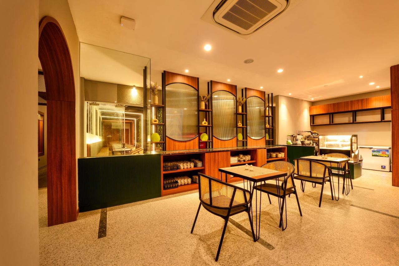 Nata Azana Hotel Solo Εξωτερικό φωτογραφία