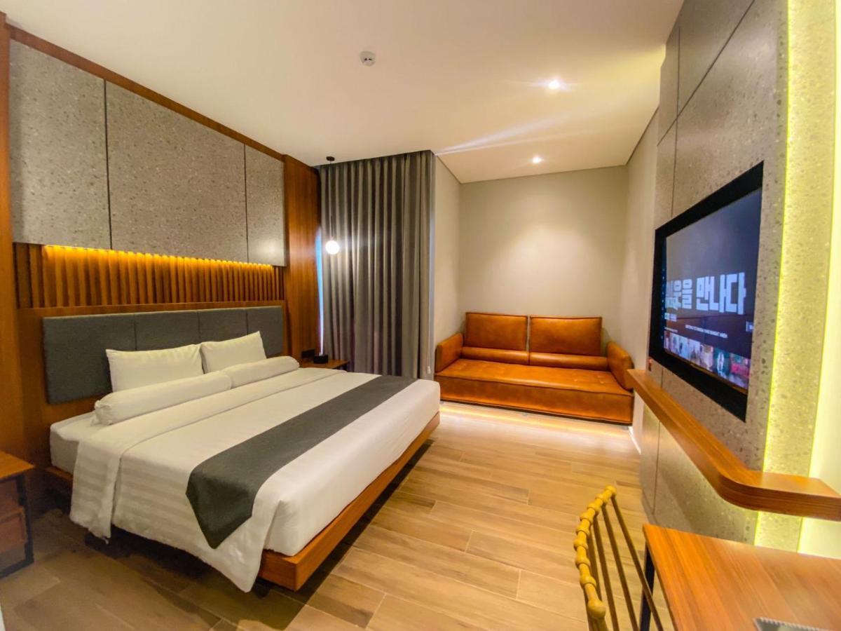 Nata Azana Hotel Solo Εξωτερικό φωτογραφία