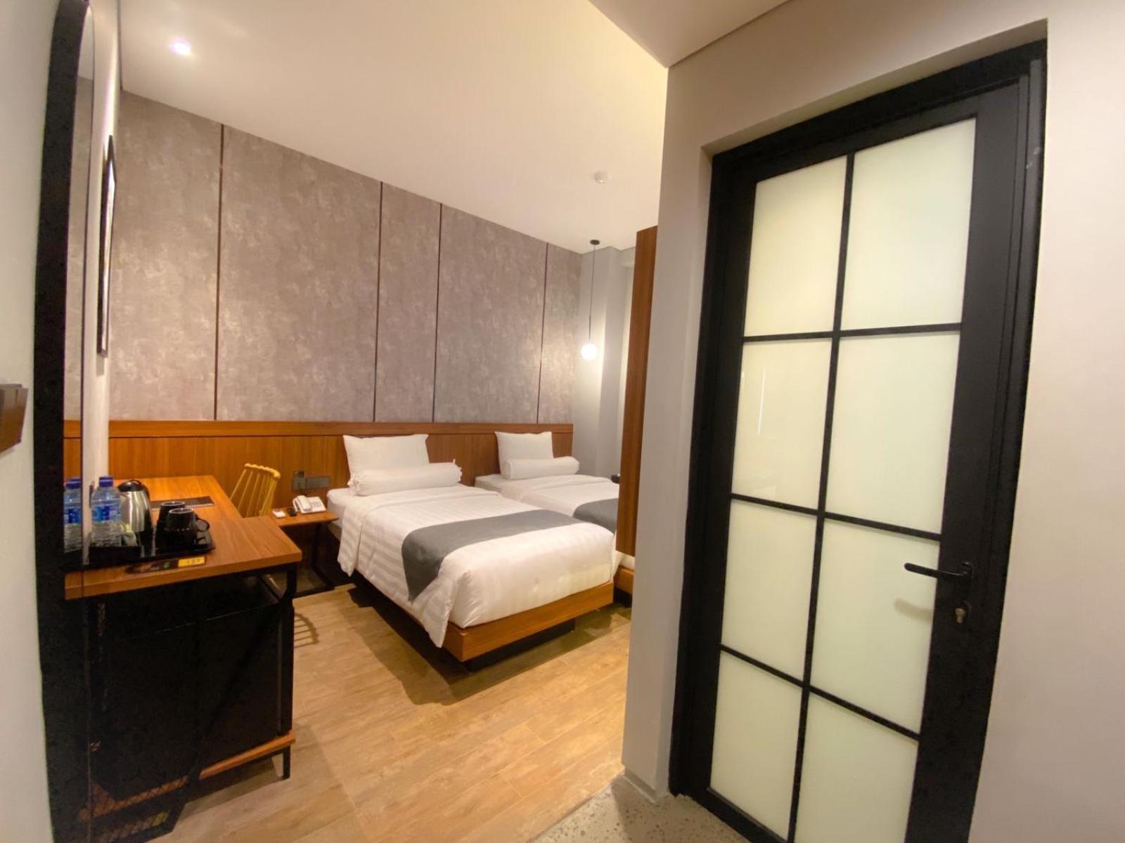 Nata Azana Hotel Solo Εξωτερικό φωτογραφία