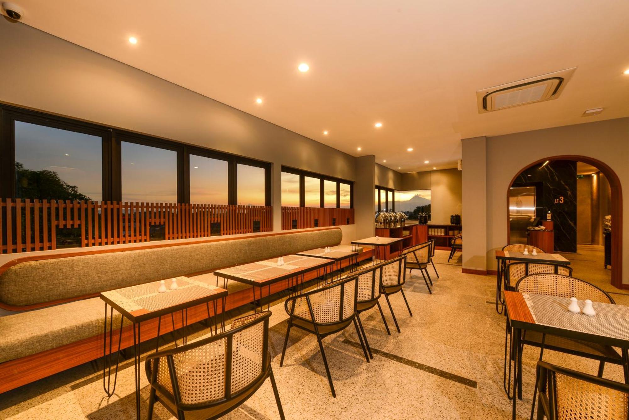 Nata Azana Hotel Solo Εξωτερικό φωτογραφία